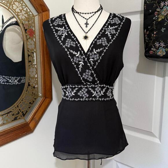 VTG Y2K Ice Black & White Silk Floral Embroidered Beaded Whimsy Fairy Top L - Picture 1 of 7